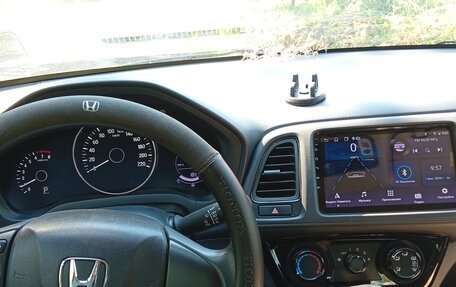 Honda Vezel, 2021 год, 2 150 000 рублей, 8 фотография