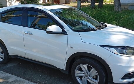 Honda Vezel, 2021 год, 2 150 000 рублей, 5 фотография