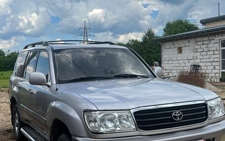 Toyota Land Cruiser 100 рестайлинг 2, 2000 год, 1 500 000 рублей, 10 фотография