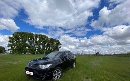 Mitsubishi Outlander III рестайлинг 3, 2013 год, 1 849 000 рублей, 3 фотография