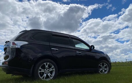 Mitsubishi Outlander III рестайлинг 3, 2013 год, 1 849 000 рублей, 8 фотография
