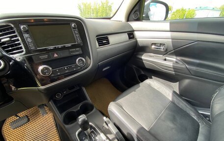 Mitsubishi Outlander III рестайлинг 3, 2013 год, 1 849 000 рублей, 25 фотография
