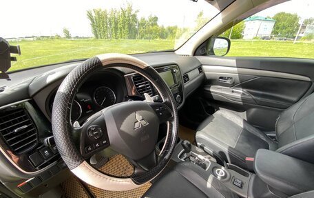 Mitsubishi Outlander III рестайлинг 3, 2013 год, 1 849 000 рублей, 24 фотография