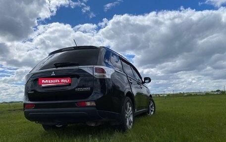 Mitsubishi Outlander III рестайлинг 3, 2013 год, 1 849 000 рублей, 7 фотография