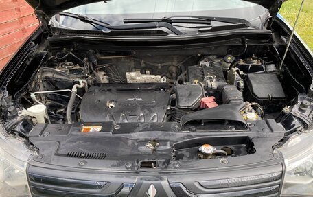 Mitsubishi Outlander III рестайлинг 3, 2013 год, 1 849 000 рублей, 32 фотография