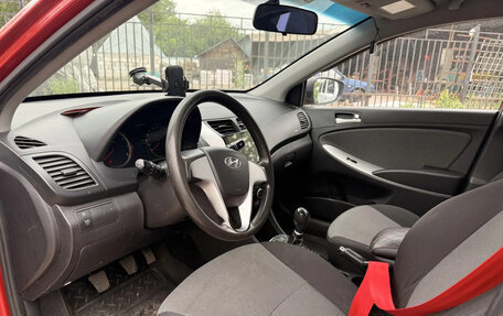 Hyundai Solaris II рестайлинг, 2012 год, 700 000 рублей, 8 фотография