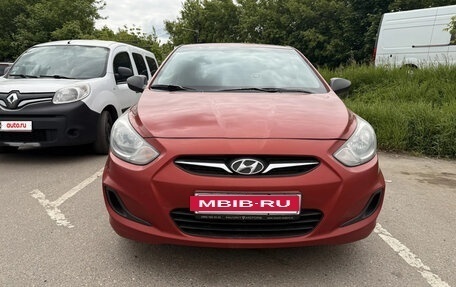 Hyundai Solaris II рестайлинг, 2012 год, 700 000 рублей, 3 фотография