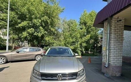 Volkswagen Tiguan II, 2017 год, 2 250 000 рублей, 2 фотография