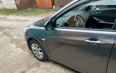 Hyundai Solaris II рестайлинг, 2016 год, 1 150 000 рублей, 13 фотография