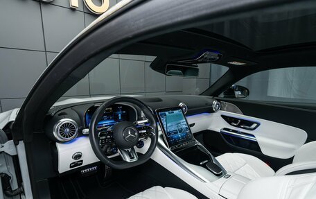 Mercedes-Benz AMG GT, 2024 год, 24 000 000 рублей, 17 фотография