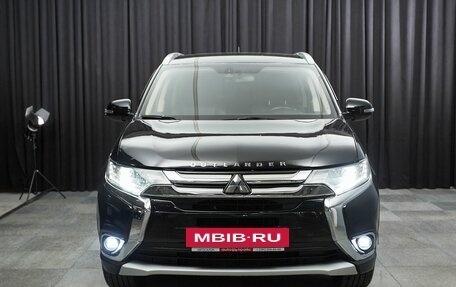 Mitsubishi Outlander III рестайлинг 3, 2015 год, 1 649 000 рублей, 2 фотография