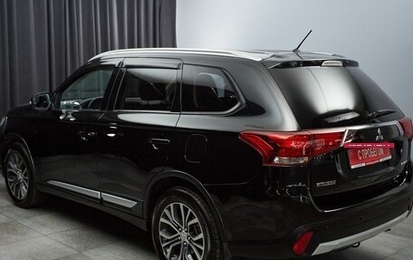 Mitsubishi Outlander III рестайлинг 3, 2015 год, 1 649 000 рублей, 6 фотография