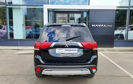 Mitsubishi Outlander III рестайлинг 3, 2016 год, 1 732 000 рублей, 6 фотография