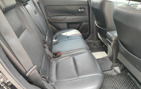 Mitsubishi Outlander III рестайлинг 3, 2016 год, 1 732 000 рублей, 11 фотография