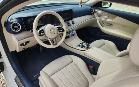 Mercedes-Benz E-Класс, 2019 год, 4 100 000 рублей, 11 фотография