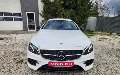 Mercedes-Benz E-Класс, 2019 год, 4 100 000 рублей, 3 фотография