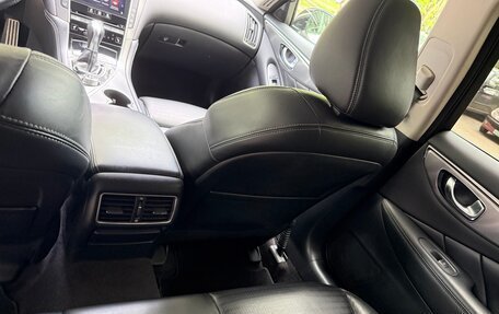 Infiniti Q50 I рестайлинг, 2016 год, 2 620 000 рублей, 15 фотография