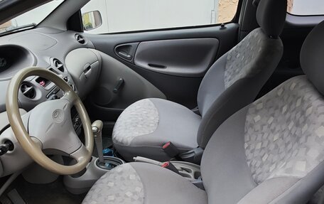 Toyota Echo, 2001 год, 5 фотография