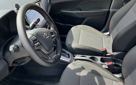 Hyundai Solaris II рестайлинг, 2017 год, 1 400 000 рублей, 9 фотография