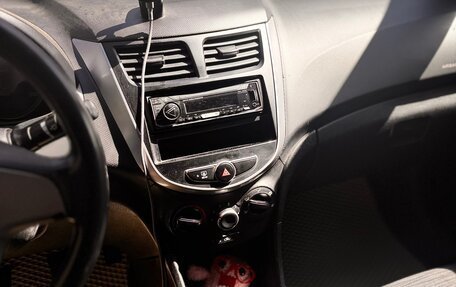 Hyundai Solaris II рестайлинг, 2016 год, 720 000 рублей, 11 фотография