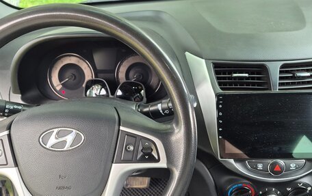 Hyundai Solaris II рестайлинг, 2011 год, 720 000 рублей, 8 фотография
