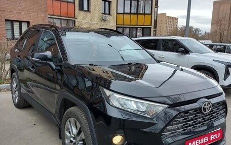Toyota RAV4, 2020 год, 3 000 000 рублей, 3 фотография