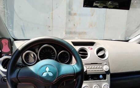 Mitsubishi Colt VI рестайлинг, 2006 год, 450 000 рублей, 1 фотография