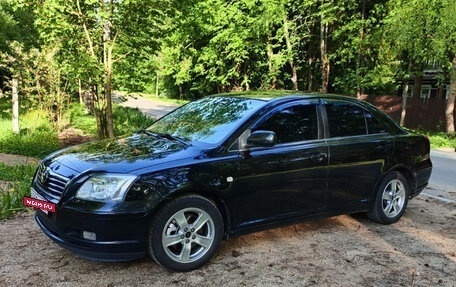 Toyota Avensis III рестайлинг, 2004 год, 530 000 рублей, 2 фотография