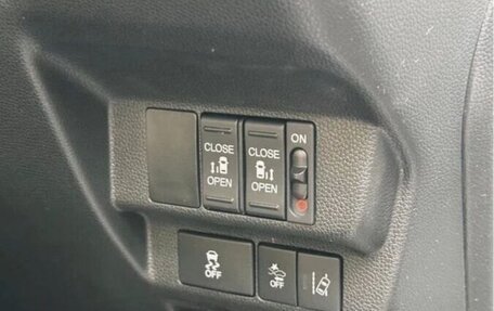 Honda Freed II, 2018 год, 1 270 000 рублей, 8 фотография