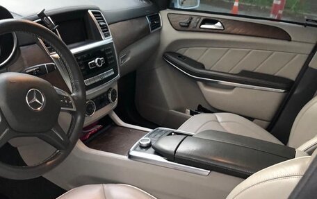 Mercedes-Benz GL-Класс, 2013 год, 2 600 000 рублей, 14 фотография