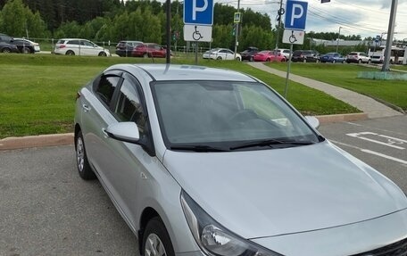 Hyundai Solaris II рестайлинг, 2019 год, 1 300 000 рублей, 6 фотография