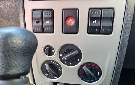 Renault Logan I, 2006 год, 380 000 рублей, 13 фотография