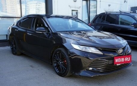 Toyota Camry, 2019 год, 2 213 000 рублей, 3 фотография