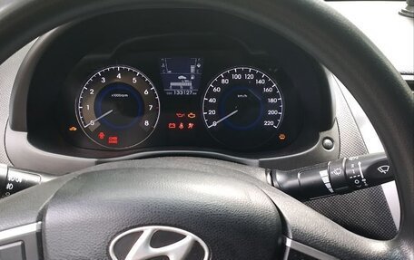 Hyundai Solaris II рестайлинг, 2013 год, 750 000 рублей, 1 фотография