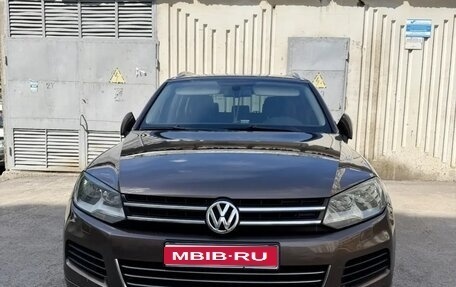 Volkswagen Touareg III, 2011 год, 2 100 000 рублей, 1 фотография