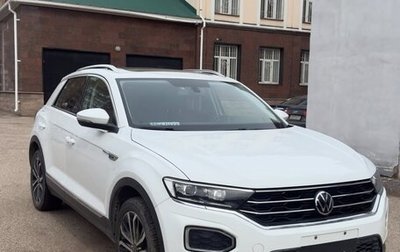 Volkswagen T-Roc I, 2022 год, 1 600 000 рублей, 1 фотография