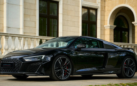 Audi R8, 2021 год, 19 200 000 рублей, 1 фотография