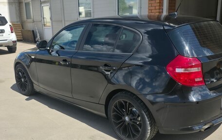 BMW 1 серия, 2011 год, 780 000 рублей, 6 фотография