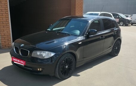 BMW 1 серия, 2011 год, 780 000 рублей, 2 фотография