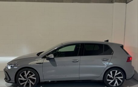 Volkswagen Golf VIII, 2022 год, 2 000 000 рублей, 3 фотография