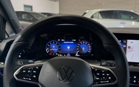 Volkswagen Golf VIII, 2022 год, 2 000 000 рублей, 7 фотография