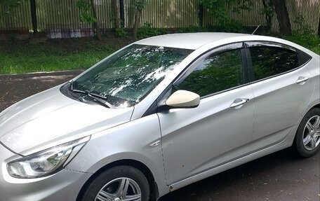 Hyundai Solaris II рестайлинг, 2013 год, 750 000 рублей, 4 фотография