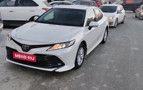 Toyota Camry, 2019 год, 3 200 000 рублей, 4 фотография