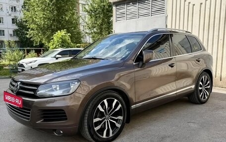 Volkswagen Touareg III, 2011 год, 2 100 000 рублей, 2 фотография