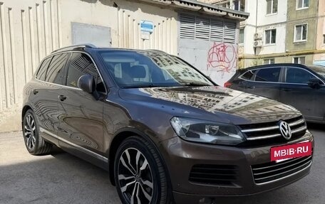 Volkswagen Touareg III, 2011 год, 2 100 000 рублей, 3 фотография