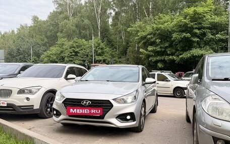 Hyundai Solaris II рестайлинг, 2017 год, 1 100 000 рублей, 3 фотография