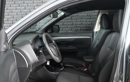 Mitsubishi Outlander III рестайлинг 3, 2012 год, 1 400 000 рублей, 10 фотография