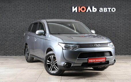 Mitsubishi Outlander III рестайлинг 3, 2012 год, 1 400 000 рублей, 4 фотография