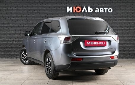 Mitsubishi Outlander III рестайлинг 3, 2012 год, 1 400 000 рублей, 7 фотография