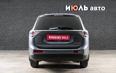 Mitsubishi Outlander III рестайлинг 3, 2012 год, 1 400 000 рублей, 6 фотография